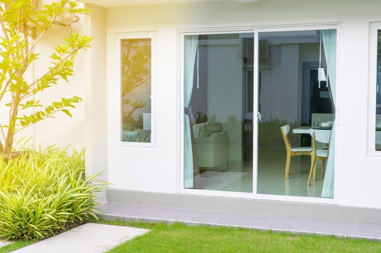 Comment réussir la pose de vos menuiseries à Corny-sur-Moselle ?