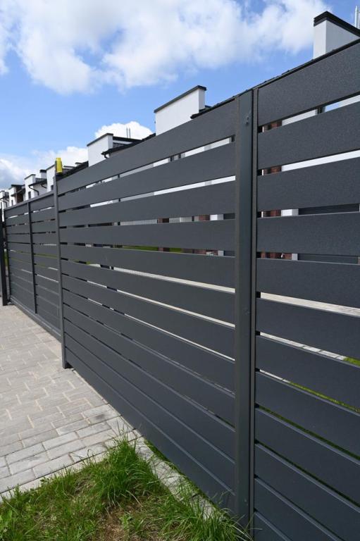 Clôtures en aluminium : avantages et critères de choix